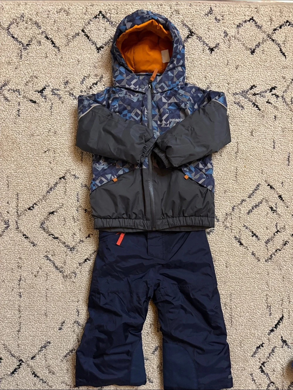 Patagonia Kids Snow Jacket and Bib Set (3t)